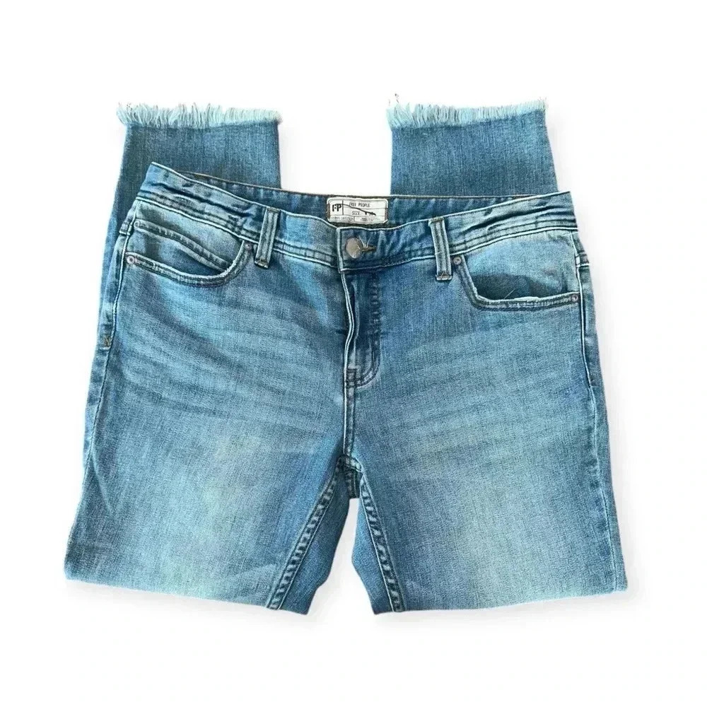 Free People women’s choped knees jeans pants size 30